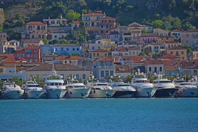 Κοινοί έλεγχοι από ΕΛ.ΑΣ. και Λιμενικό σε σκάφη αναψυχής στις Κυκλάδες