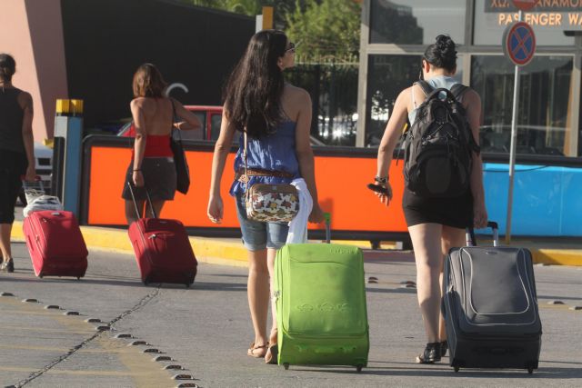 Φθηνότερες διακοπές με μπόνους από τις κάρτες