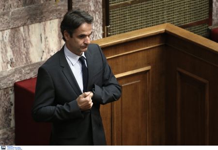 Μητσοτάκης: Να απολυθούν οι παράνομα διορισμένοι στους δήμους