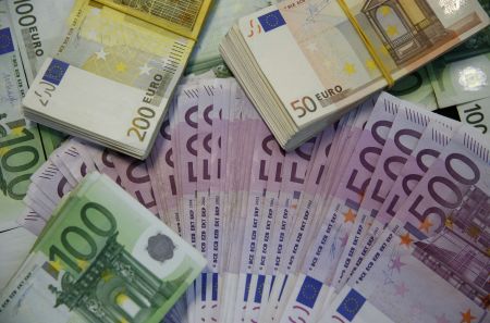 Κοινωνικό μέρισμα €1,4 δισ.:  Ποιοι είναι οι δικαιούχοι, ποια τα κριτήρια χορήγησης ανάλογα εισοδήματος και παιδιών