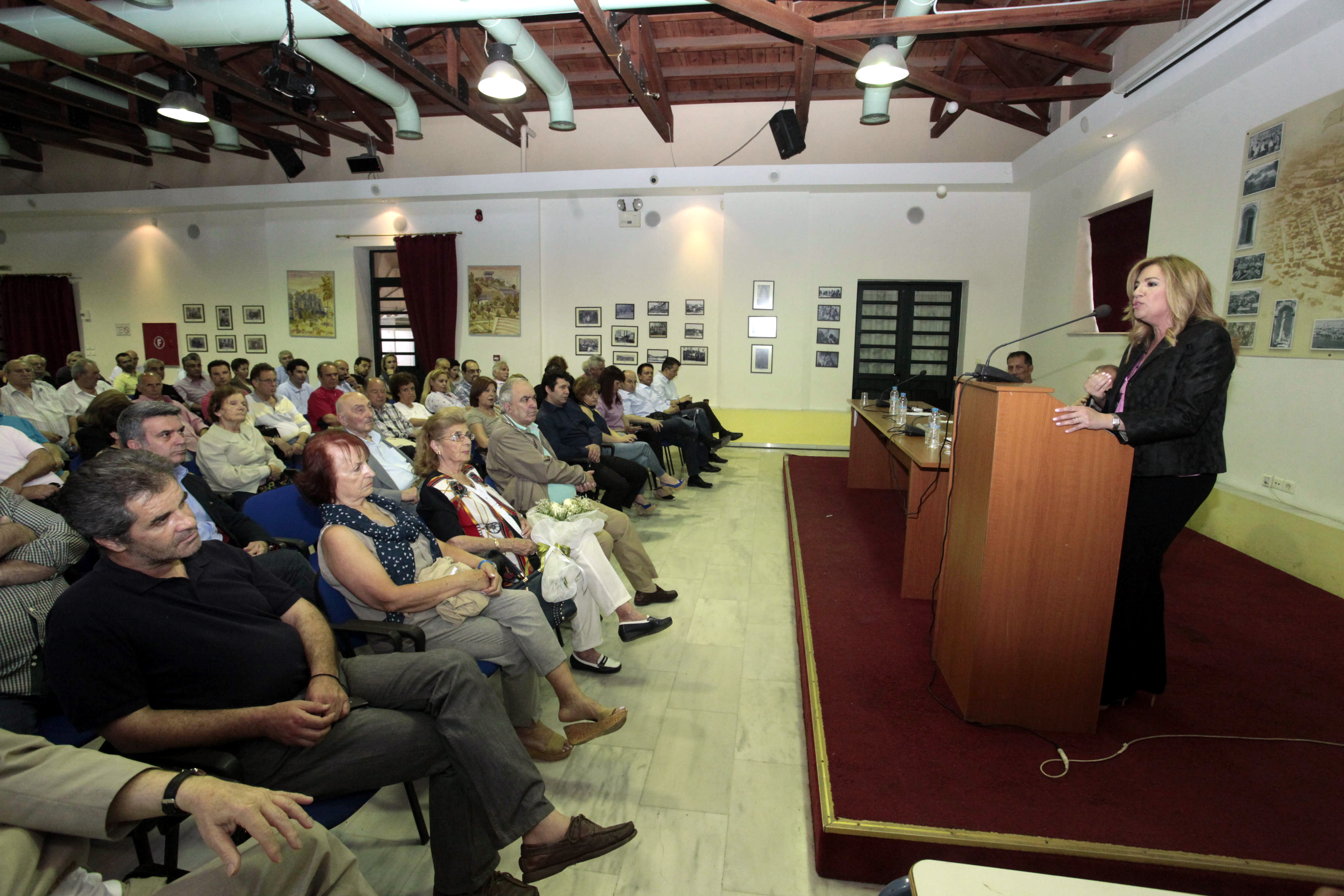 Φ.Γεννηματά: «Aδιανόητο το ΠαΣοΚ να συζητά την αυτοδιάλυσή του»