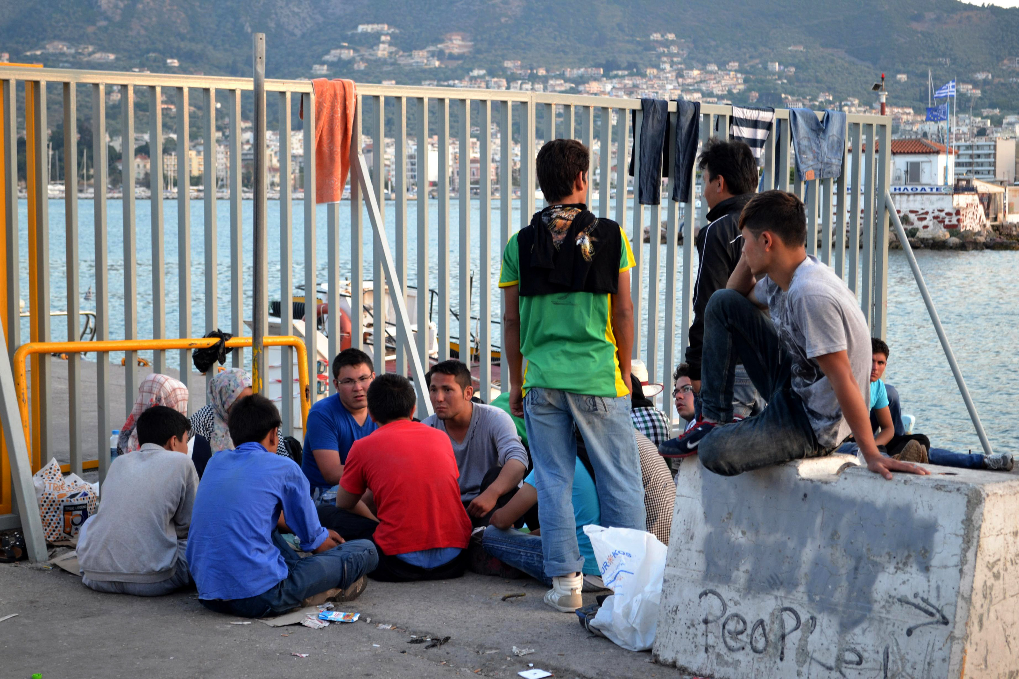 Στον Βόλο έπλευσαν 50 μετανάτες που εντόπισε το λιμενικό