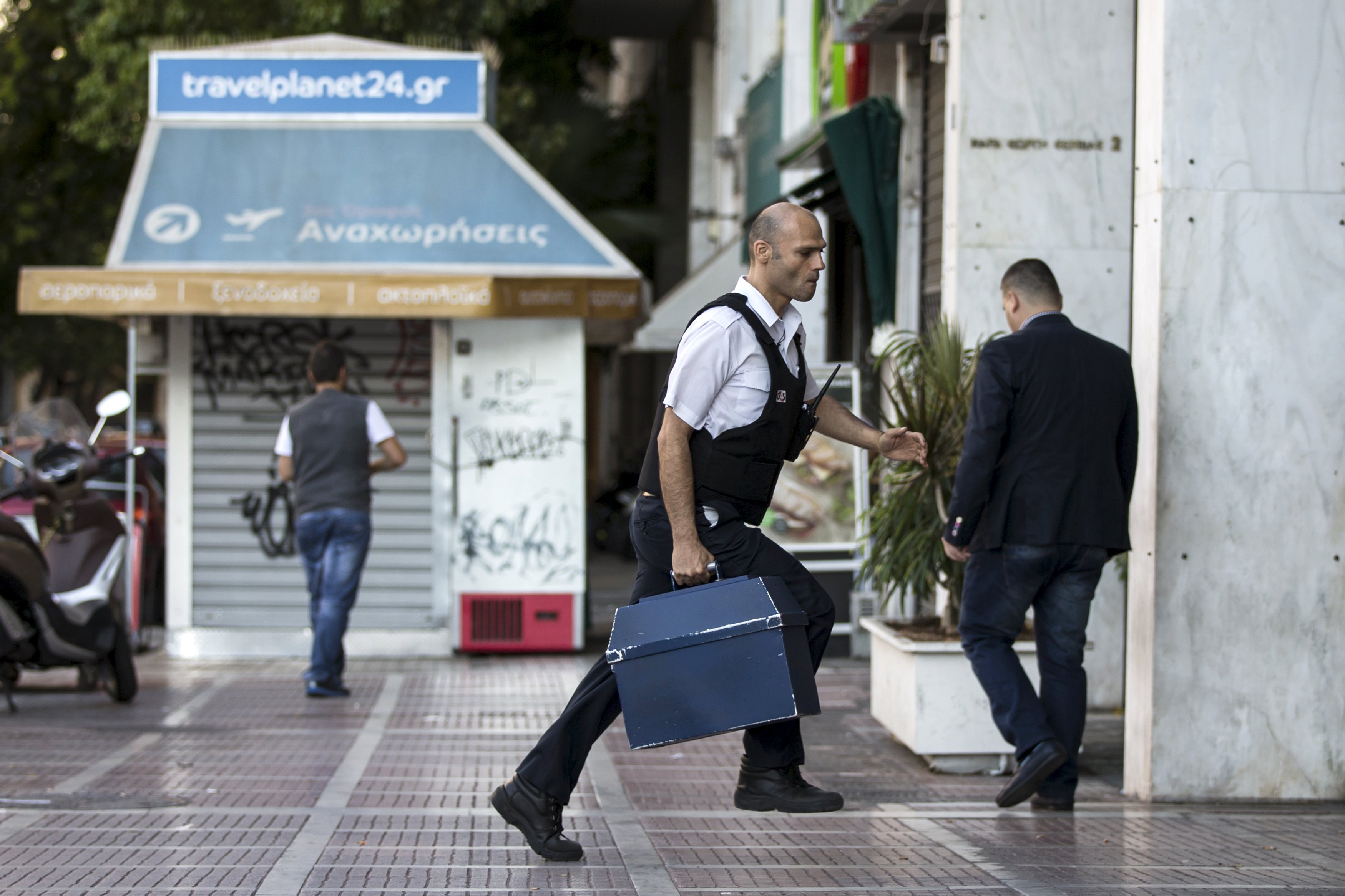 Ανοίγουν 850 καταστήματα για τους συνταξιούχους την Πέμπτη