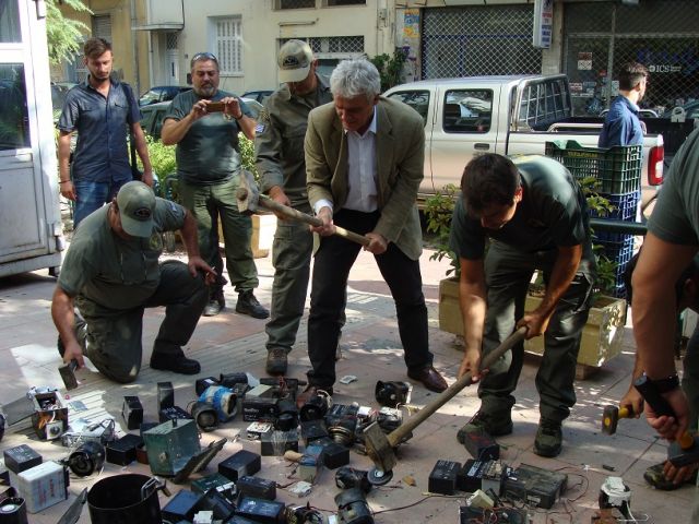 Συμβολική καταστροφή παράνομου κυνηγετικού εξοπλισμού