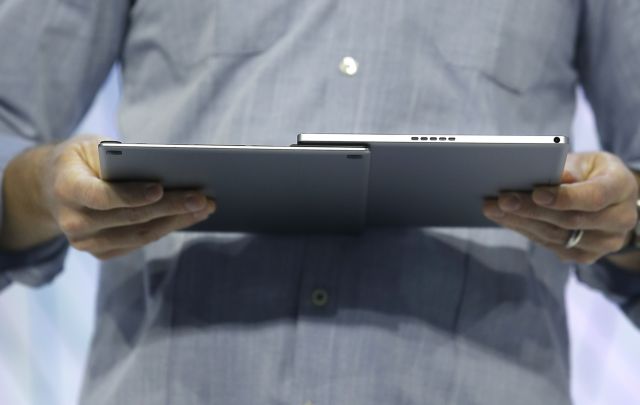 Τα smartphones εκτοπίζουν τα tablets