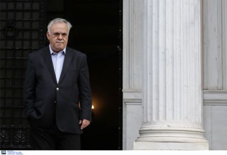 Γιάννης Δραγασάκης: Το «παιδί» του Φλωράκη που έγινε σωματοφύλακας του Τσίπρα