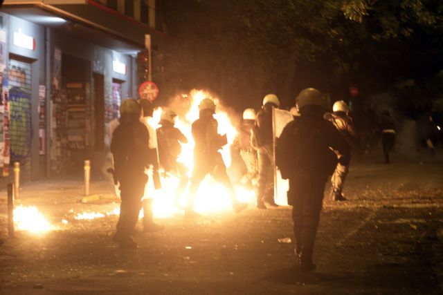 Eπιθέσεις και μολότοφ εναντίον αστυνομικών στην Πατησίων