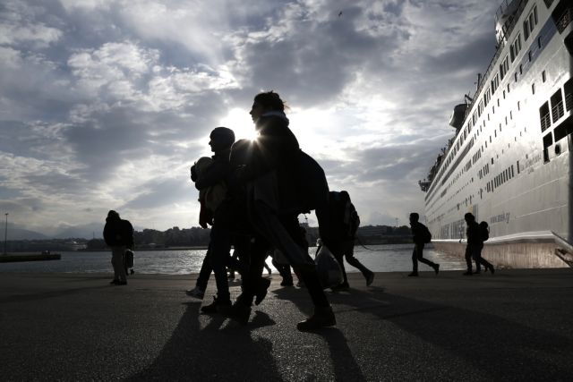 Καταγγελίες προσφύγων: Χωρίς αντίκρισμα εισιτήρια €50 για Ειδομένη