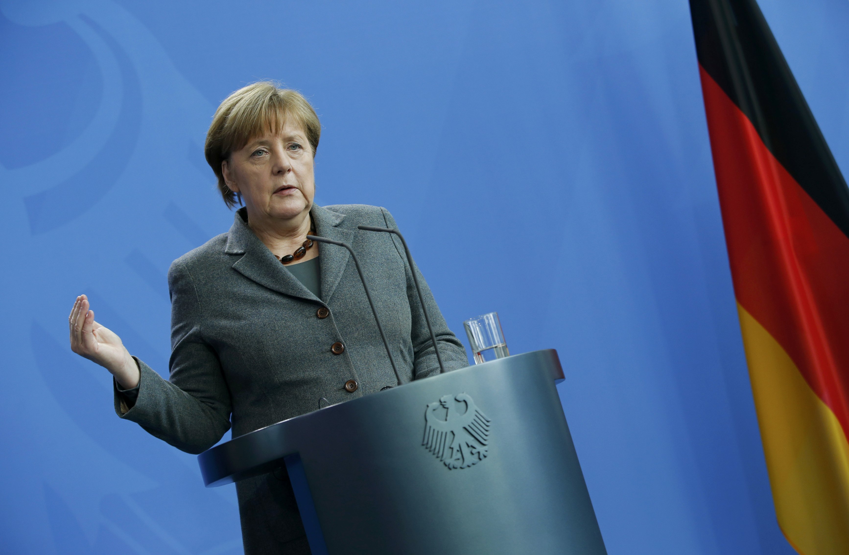 Ενεργότερο ρόλο για τη Γερμανία στις διεθνείς υποθέσεις επιδιώκει η Μέρκελ