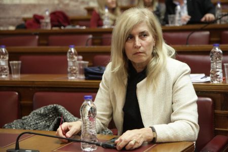 SYRIZA denounces its own MP’s vulgar attack on Mitsotakis
