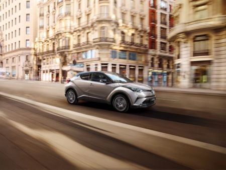 Toyota C-HR: Με οδηγό τη Lexus