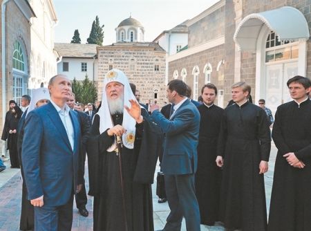 Στήνουν γέφυρες με Μόσχα στη σκιά του Ουκρανικού