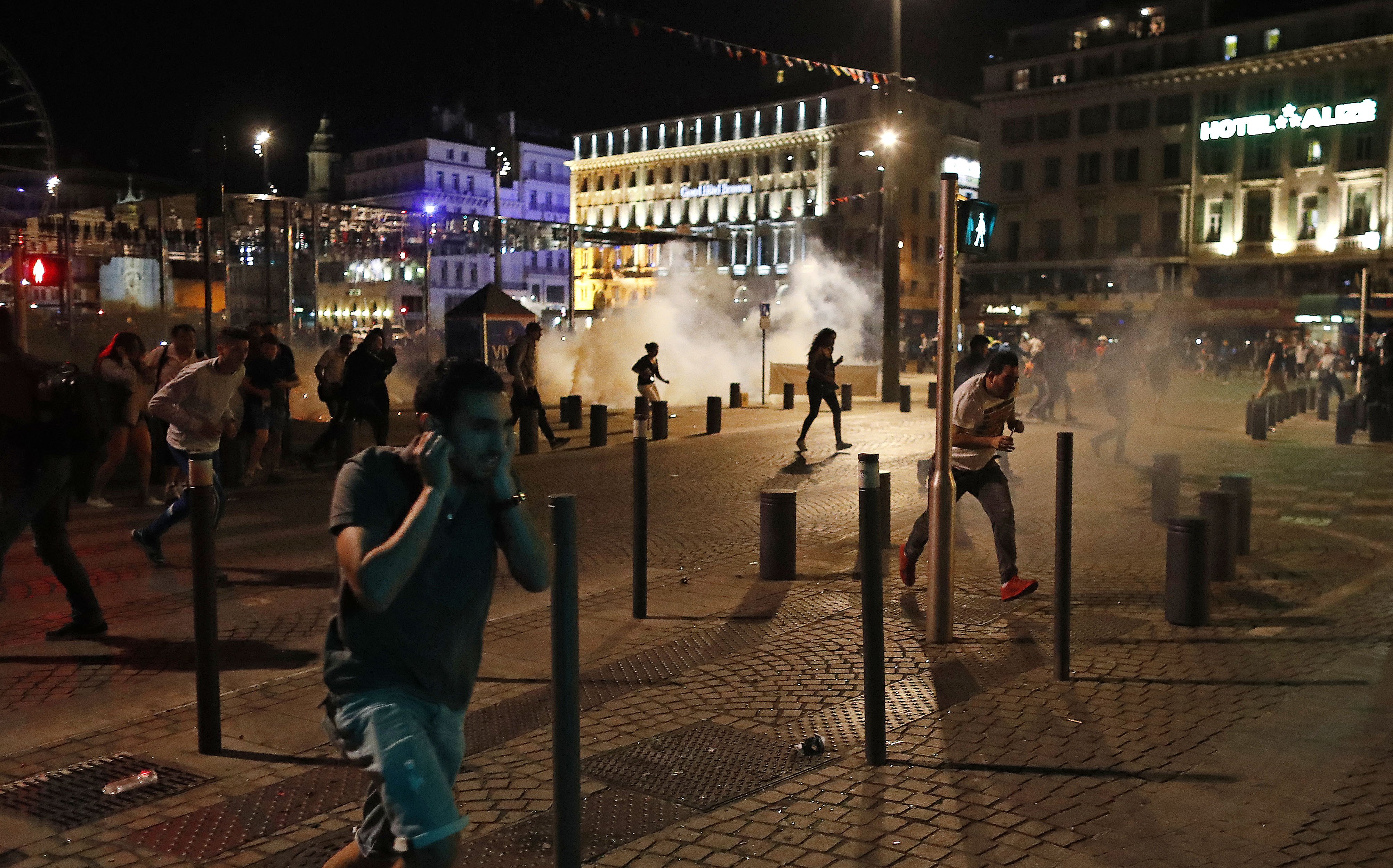 Euro 2016: Βρετανικός και γαλλικός Τύπος καταδικάζουν τα επεισόδια στη Μασσαλία