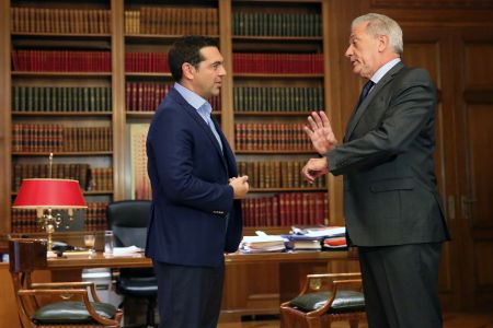 Tsipras, Avramopoulos discuss migration crisis