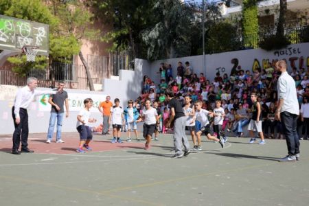 Διαμαντίδης και Σπανούλης έστειλαν μήνυμα κατά της βίας σε κοινή επίσκεψη σε σχολείο