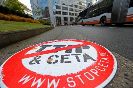 Αμετακίνητοι οι γαλλόφωνοι Βέλγοι για τη CETA