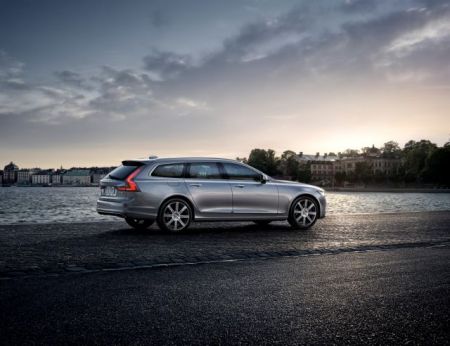 Volvo V90 D5 AWD: Ισορροπία δυνάμεων