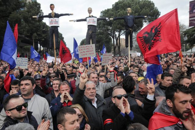 Μποϊκοτάρει η αλβανική αντιπολίτευση το Κοινοβούλιο μέχρι τις εκλογές