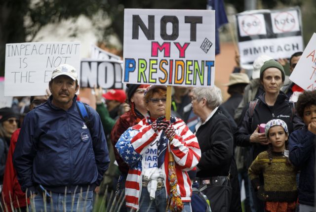 «Not My President’s Day»: Διαδηλώσεις κατά Τραμπ σε όλη την Αμερική