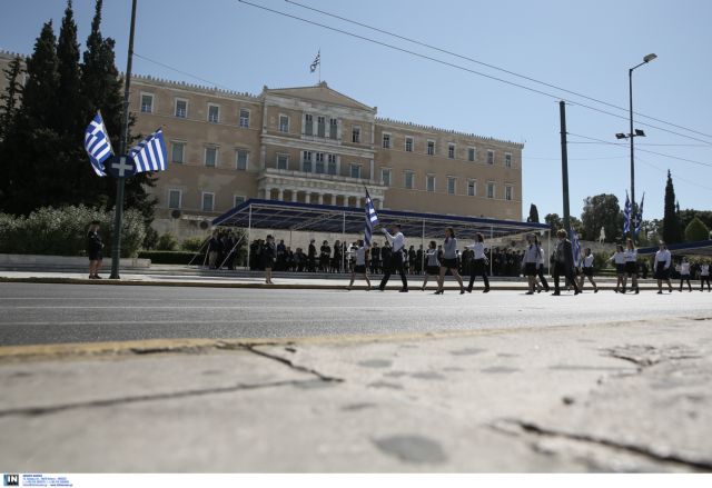 Μαίνεται ο πόλεμος κυβέρνησης – αντιπολίτευσης για την επιλογή των σημαιοφόρων