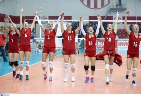 «Καρφί» στον τελικό ο Ολυμπιακός, 3-1 την Γενισέι