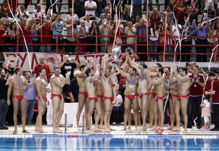 Πόλο: Ο Ολυμπιακός πρωταθλητής  για 5η συνεχόμενη χρονιά