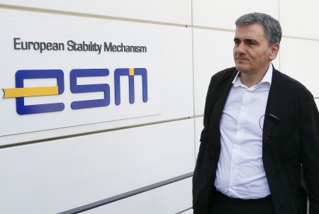 ESM postpones disbursement of loan tranche to Greece