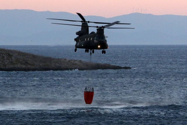 Καλύτερη η εικόνα της πυρκαγιάς στο Λαγονήσι – Tρεις πυροσβέστες τραυματίες – Κάηκαν σπίτια