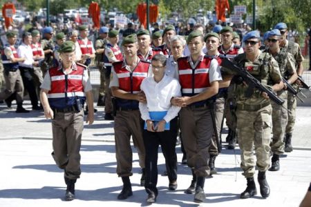 Δίκη-μαμούθ με πλήθος ερωτήματα για το πραξικόπημα στην Τουρκία