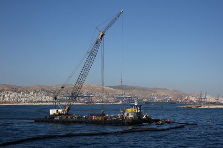 Ο μολυσμένος Σαρωνικός αφορμή επικοινωνιακού πολέμου μεταξύ Μαξίμου και ΝΔ