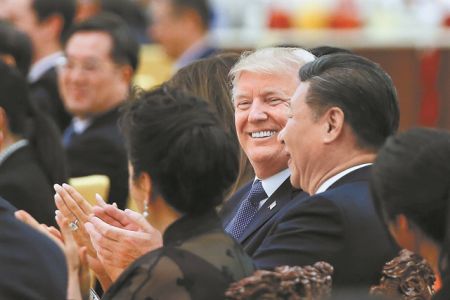 Ο Τραμπ «διώχνει» από την Κίνα τις αμερικανικές επιχειρήσεις