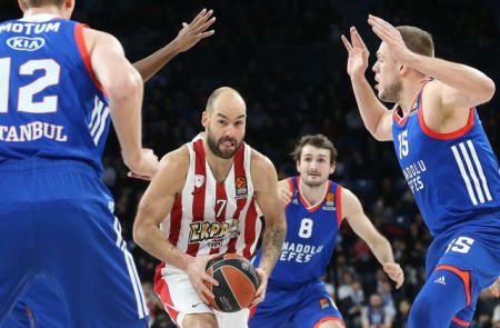 Euroleague: Εφές – Ολυμπιακός 58 – 61