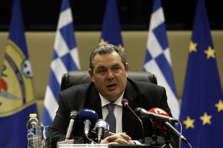 Defense minister’s stance on Macedonia name dispute divides coalition