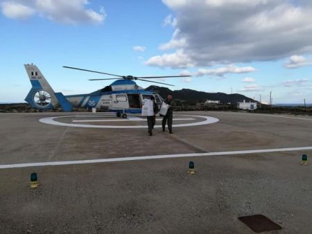 Ελικόπτερο του Λιμενικού έφερε ψωμί στους κατοίκους των Αντικυθήρων