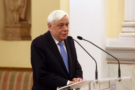 Pavlopoulos urges unity amidst divisions over national, economic issues