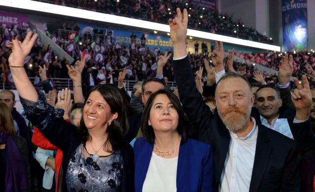 Νέες διώξεις Ερντογάν εναντίον στελεχών του φιλοκουρδικού κόμματος