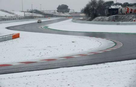 F1: Σε… πολικές συνθήκες οι δοκιμές εξέλιξης στην Βαρκελώνη