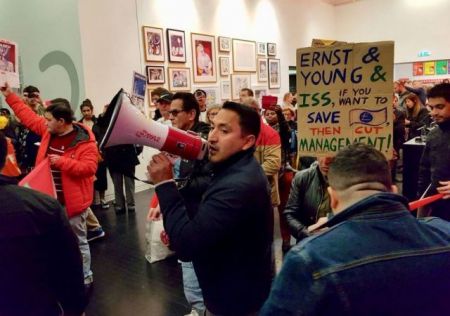 Βρετανία: Διαμαρτυρία σε έκθεση του Πικάσο για απολύσεις καθαριστών