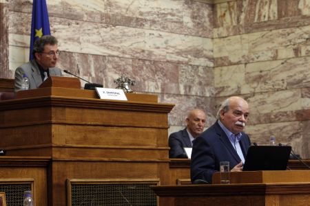Διαψεύδει ο Ν. Βούτσης τα περί παραίτησης του γγ της Βουλής Κ. Αθανασίου