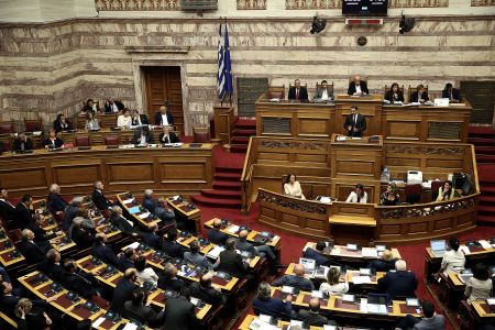 ΝΔ: O Τσίπρας επιβεβαίωσε σε τηλεφωνική επικοινωνία με τον Μητσοτάκη ότι συζητά με τον Ζάεφ το όνομα «Μακεδονία του Ίλιντεν»