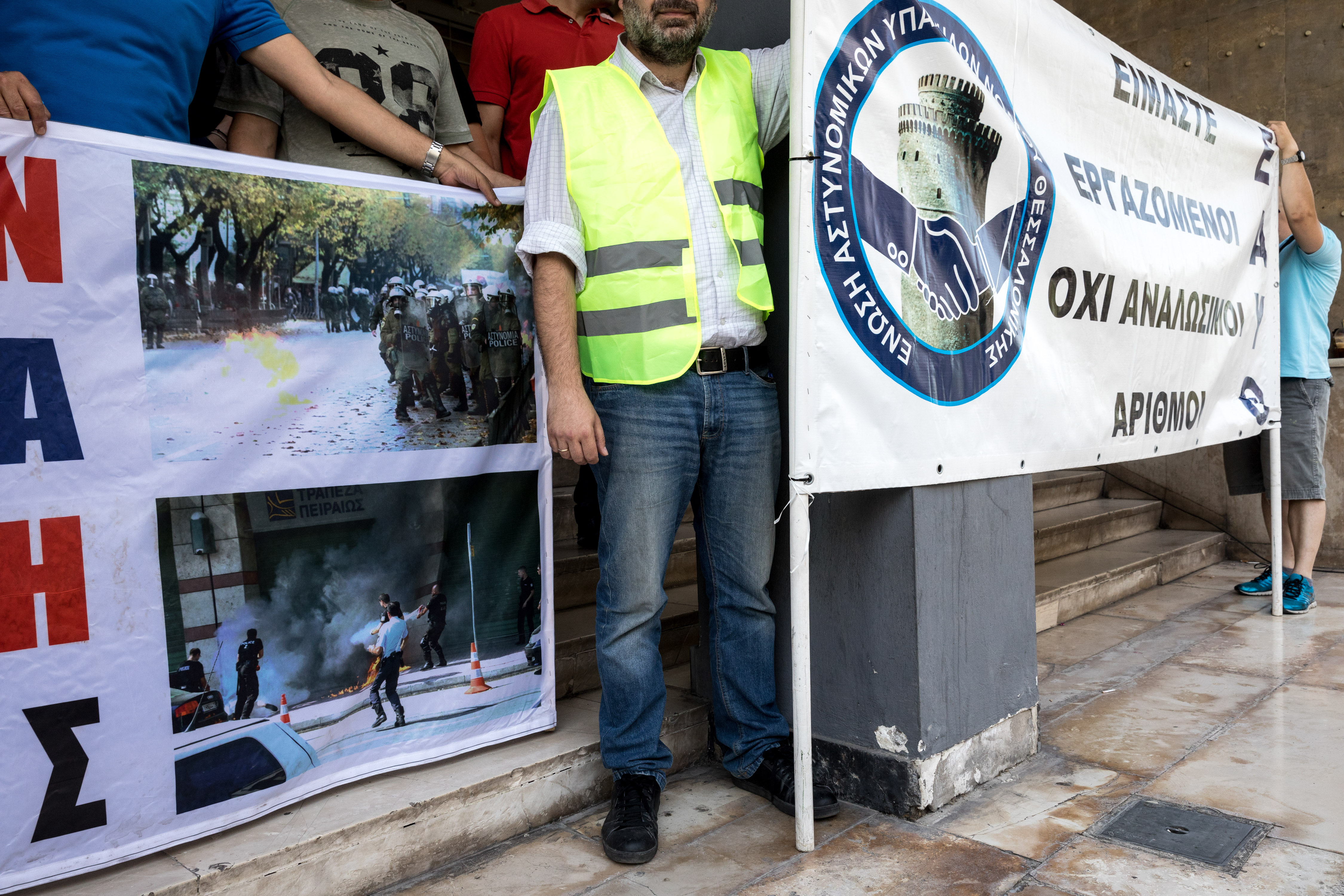 Θεσσαλονίκη: Διαμαρτυρία αστυνομικών για την επίθεση στα ΜΑΤ