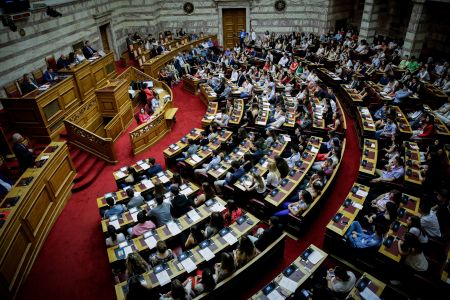 Κατατέθηκε η τροπολογία για το σπάσιμο Β’ Αθήνας και Αττικής – Τι προβλέπει