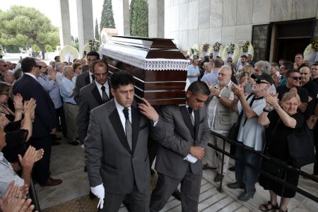 Μάνος Ελευθερίου: Τελέστηκε η πολιτική κηδεία του
