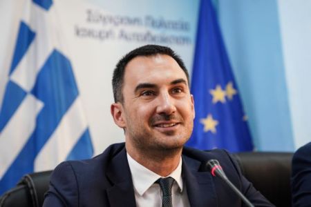 Αλέξης Χαρίτσης : Ενας ευέλικτος και αθόρυβος «φρουρός»