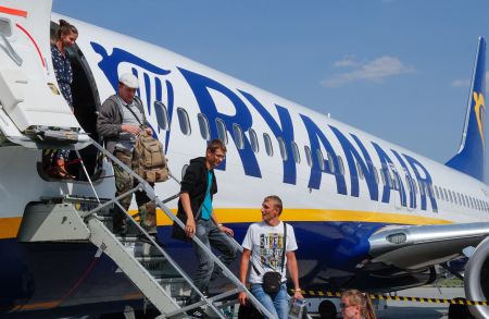 Ryanair: Ικανοποίηση από τη νέα πολιτική χρέωσης αποσκευών