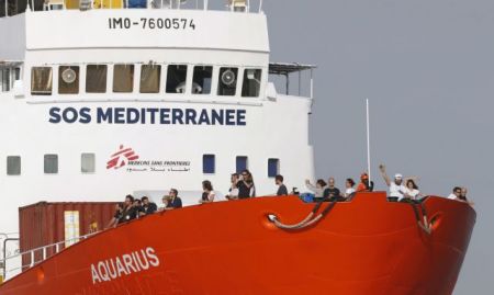 Γαλλικό όχι στην αποβίβαση των 58 μεταναστών του Aquarius στη Μασσαλία