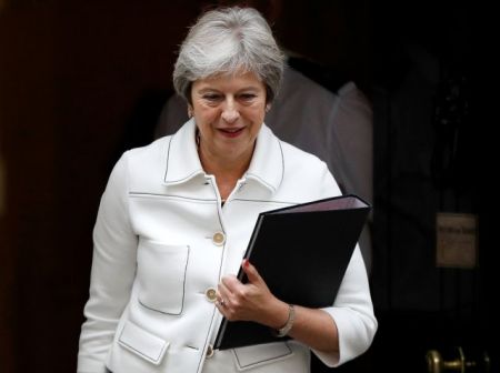 Brexit : Η βρετανίδα πρωθυπουργός βρίσκεται υπό αυξανόμενη πίεση