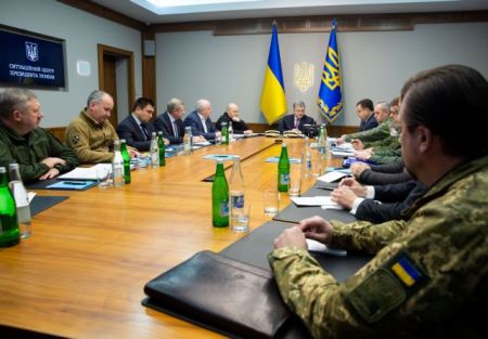 Ουκρανία: Καταγγελίες Ποροσένκο για ρωσικά τανκς στα σύνορα