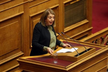 Χριστοδουλοπούλου: Μιλάει για «Μακεδόνες» στη Βουλή