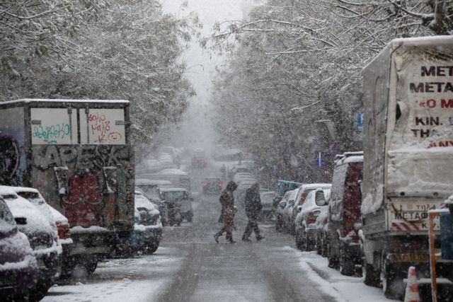 Χωρίς λεωφορεία η Θεσσαλονίκη λόγω χιονόπτωσης